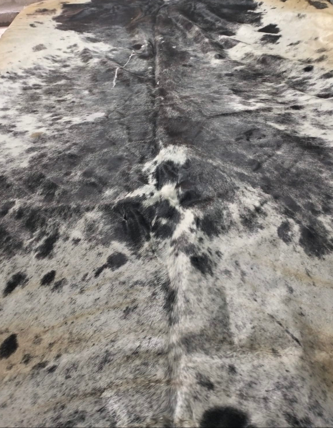Premium Cowhide — Full Hair‑On Hide