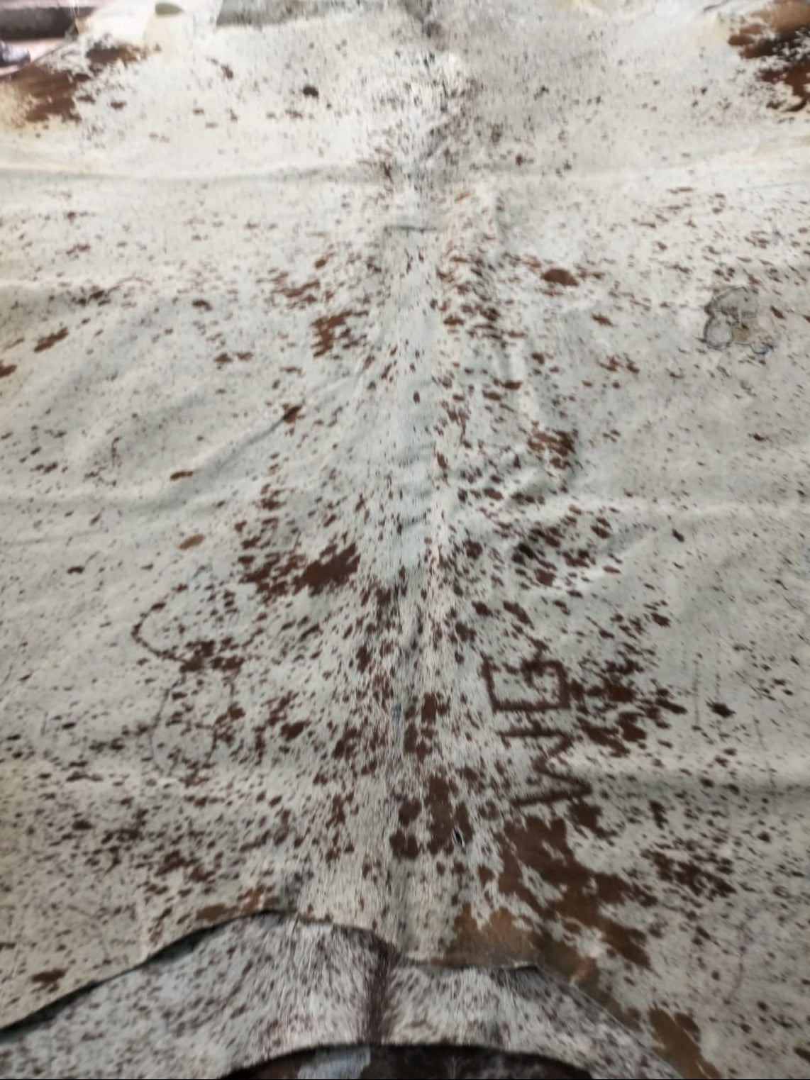 Premium Cowhide — Full Hair‑On Hide