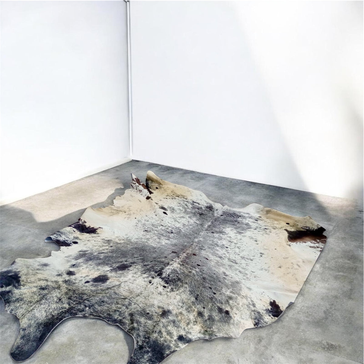 Premium Cowhide — Full Hair‑On Hide